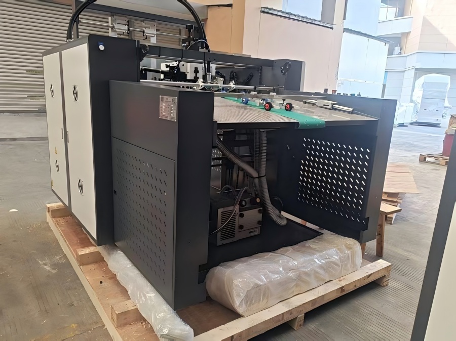 Nauja Star YFMD-1050 automatinė didelės spartos laminavimo mašina netrukus bus išsiųsta į Braziliją!